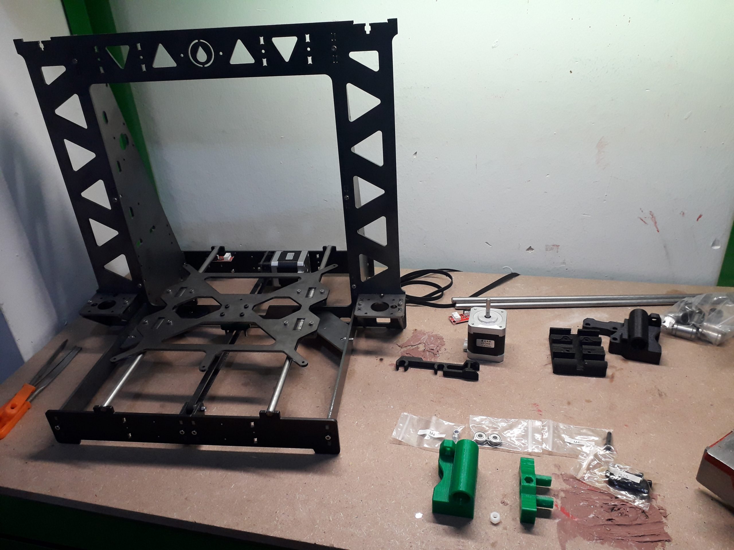 Lee más sobre el artículo Cómo montar una impresora 3D – Parte 03 – eje X en 7 pasos